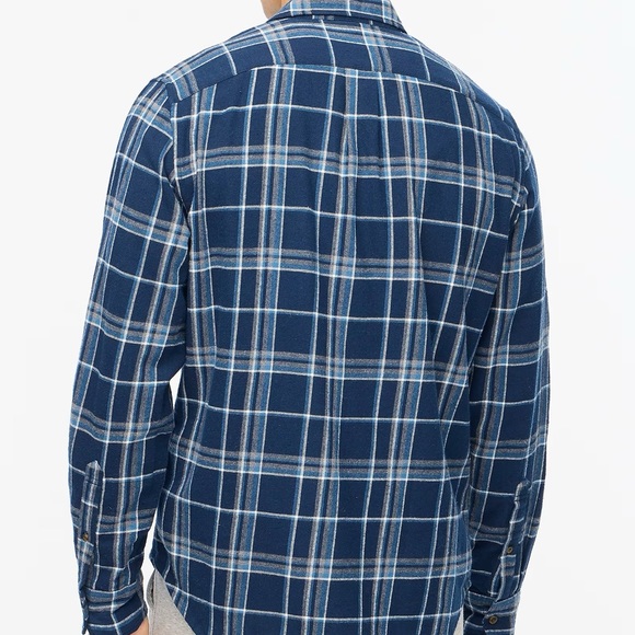 New JCrew flannel shirt in blue plaid.Xl - Picture 3 of 6